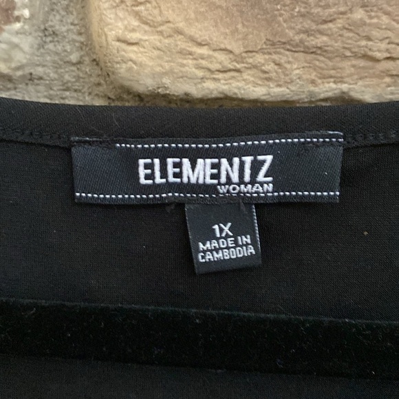 Elements black blouse with gold embellishments. 1X - Picture 6 of 8